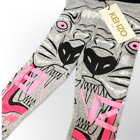NEW with tags
Kenzo Panther Leggings
Size: 2 Years
Colour: Grey - Picture 2 of 2